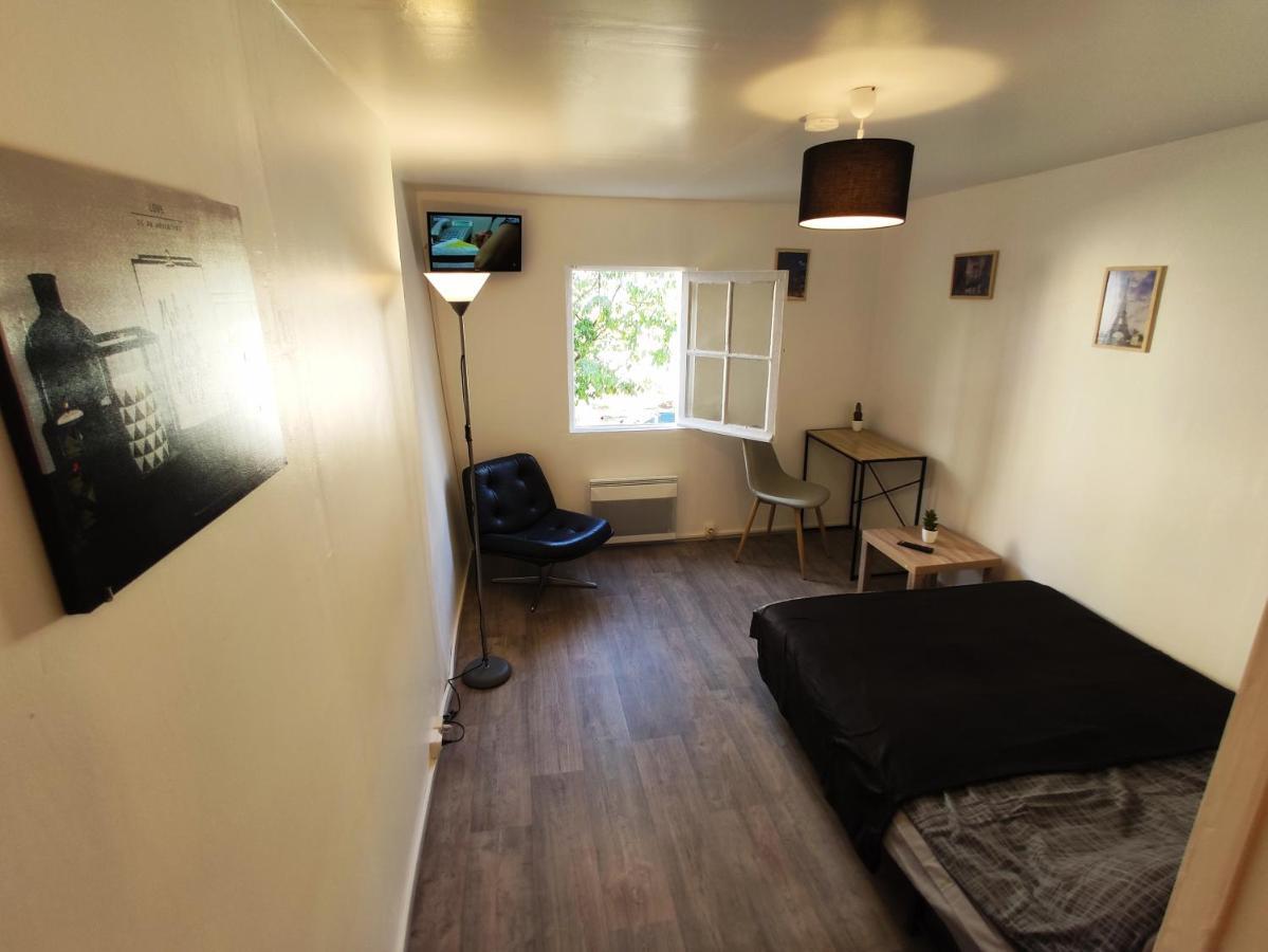 Studio Hypercentre A 2 Pas De La Gare Appart N°2 Ажан Екстериор снимка